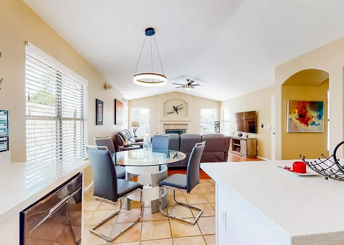 Nestled On Nielson Holiday home *