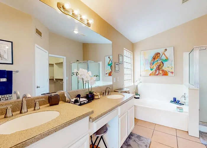 Holiday home Nestled On Nielson Gilbert