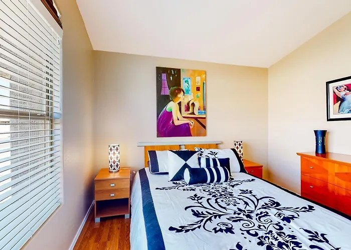 Holiday home Nestled On Nielson Gilbert